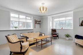Spacious and Central Apartment - 3 Bedrooms
